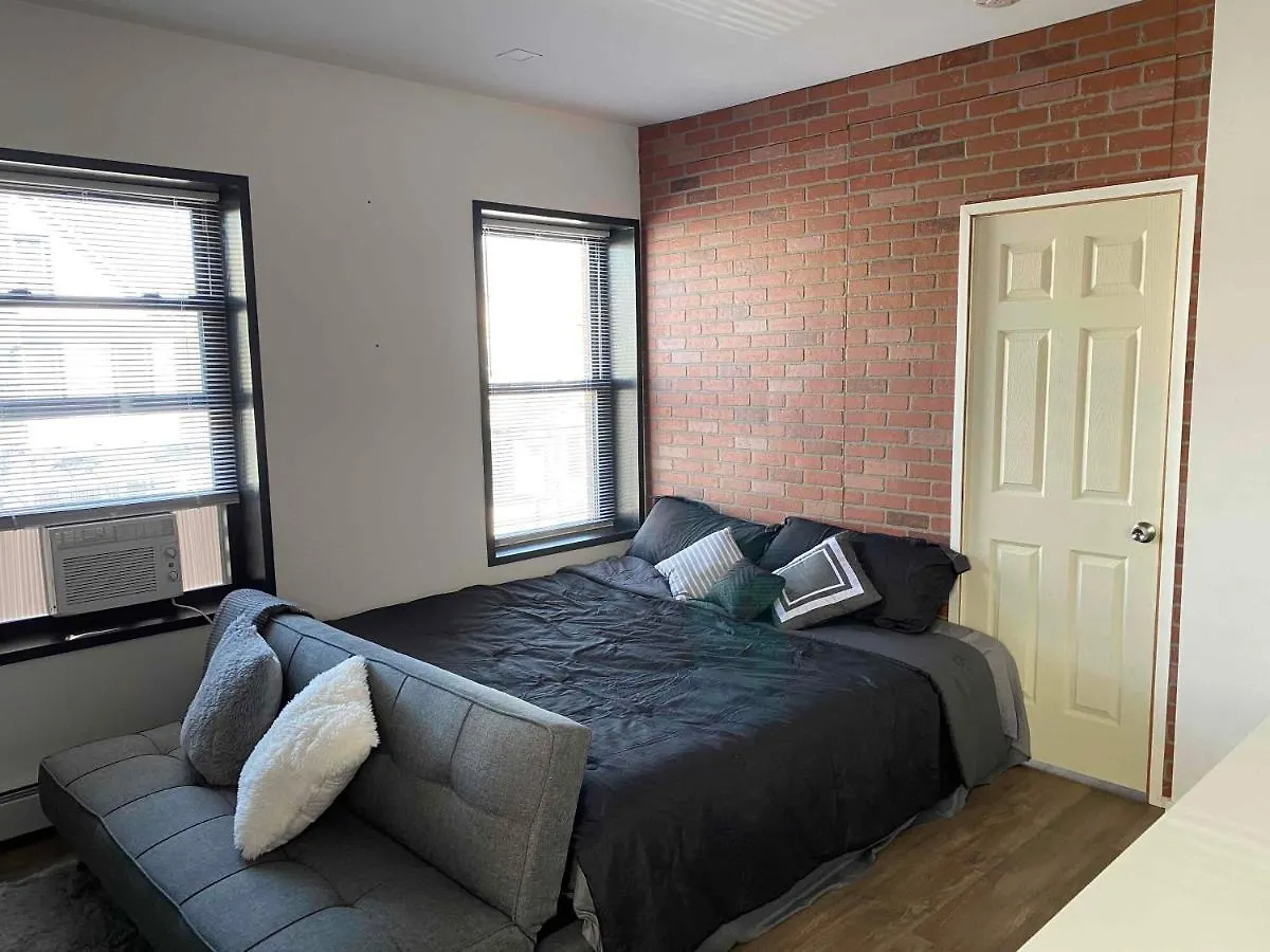 アパート 145 St Queens Near Jfk, Lga, & Citi Field, Free Parking In The Backyard 646-667-6696 ニューヨーク