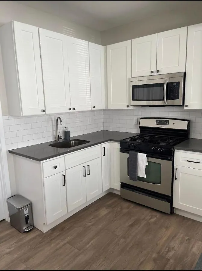 145 St Queens Near Jfk, Lga, & Citi Field, Free Parking In The Backyard 646-667-6696 ニューヨーク 0*,  米国