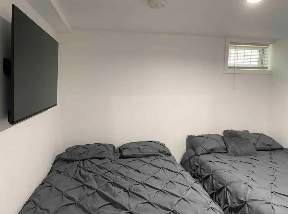 アパート 145 St Queens Near Jfk, Lga, & Citi Field, Free Parking In The Backyard 646-667-6696 ニューヨーク