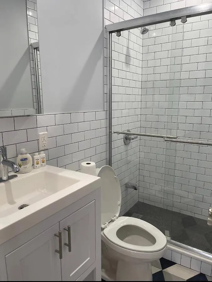 145 St Queens Near Jfk, Lga, & Citi Field, Free Parking In The Backyard 646-667-6696 ニューヨーク