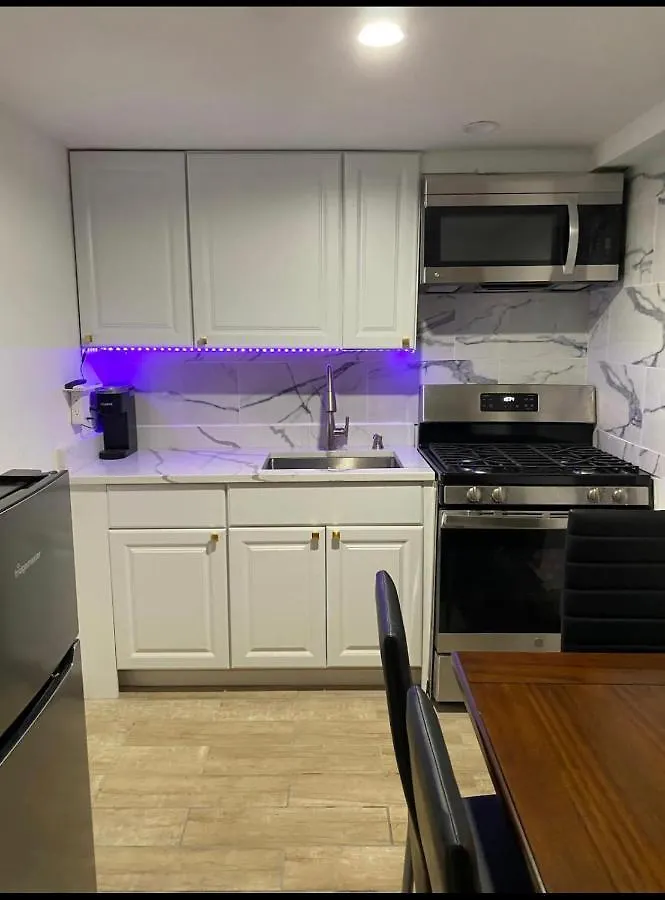 アパート 145 St Queens Near Jfk, Lga, & Citi Field, Free Parking In The Backyard 646-667-6696 ニューヨーク 米国